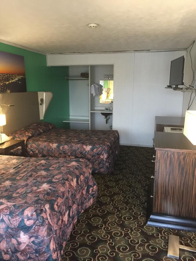Fiesta Motel Pontiac ภายนอก รูปภาพ