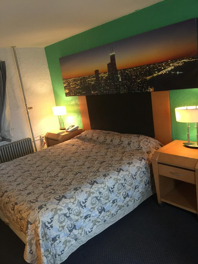 Fiesta Motel Pontiac ภายนอก รูปภาพ